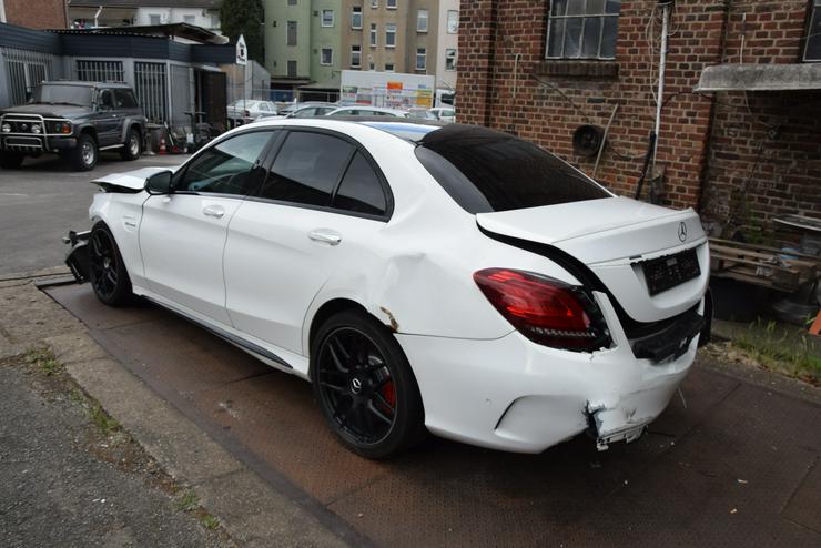 Bild 4: Mercedes-Benz C-Klasse C 63 S AMG Panoramadach 360°-Kamera