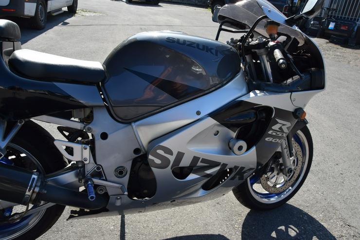 Bild 13: Suzuki GSX-R 600 BOS Carbon Sportauspuff Motorradständer Soziusab