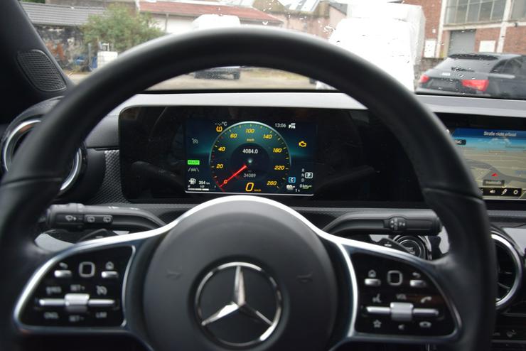 Bild 13: Mercedes-Benz CLA 250 Shooting Brake CLA 250 e Edition Progressive Automatik Kamera Klima Navi Tempomat Teilleder