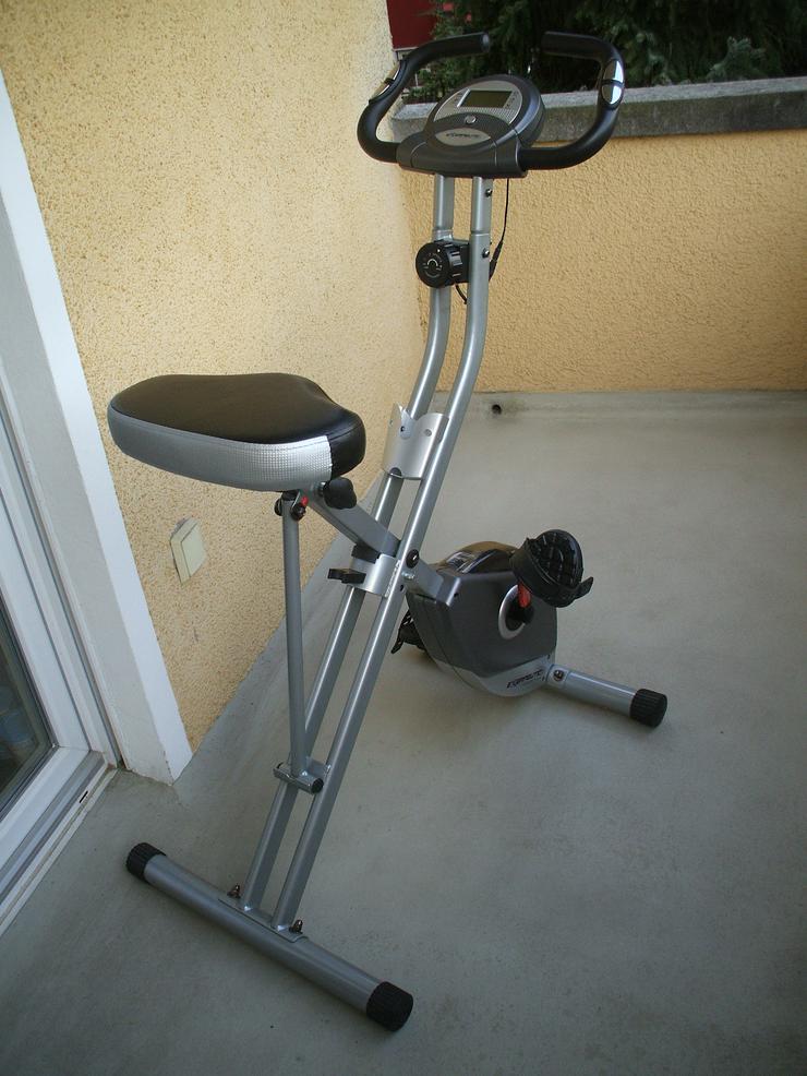Klappbarer Heimtrainer mit Magnetbremssystem & Handpulsmessung *neuwertig*