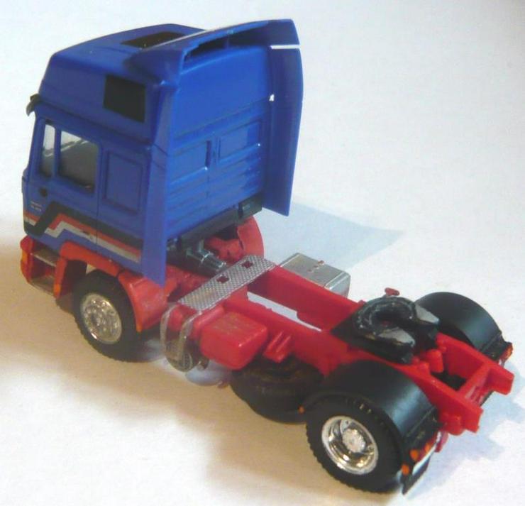 Bild 10: Herpa 1:87 2 LKW MAN F2000 Zugmaschine MB SK1850 Glastransporter