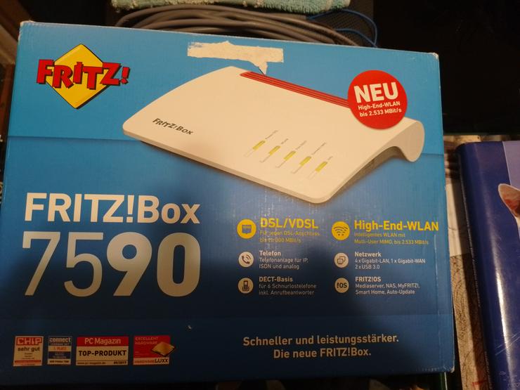 Bild 3: Biete Fritzbox 7590 OVP + Zubehör. 2.4GHz WLAN sehr schwach.