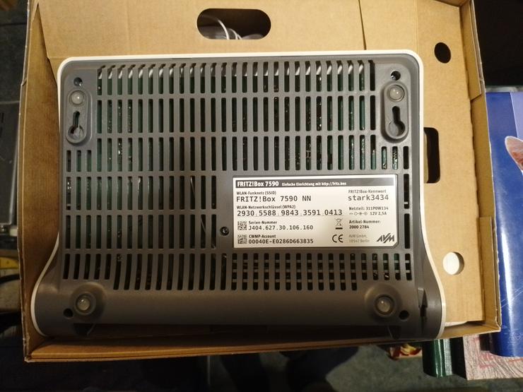Bild 2: Biete Fritzbox 7590 OVP + Zubehör. 2.4GHz WLAN sehr schwach.