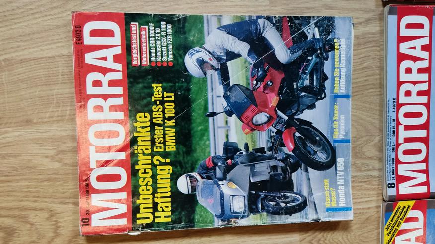 Bild 2: "Motorrad"-Zeitschriften aus Jahrgang 1988, 1990 und 1991