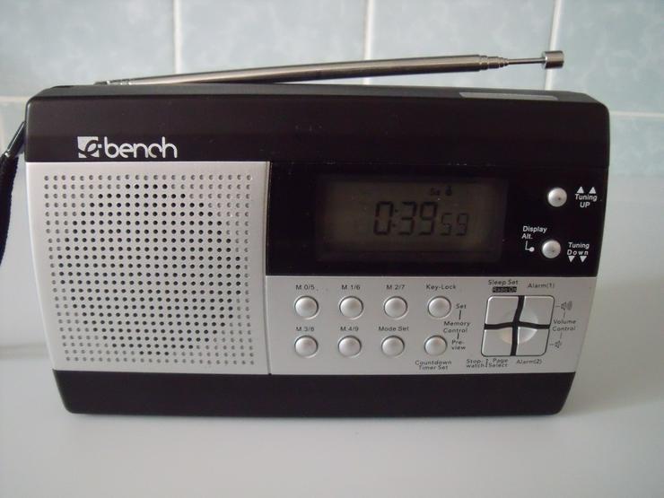 Bild 3: Tragbares  UKW FM AM  Radio Tisch Radio tragbar Bataree.+ Geschenk .