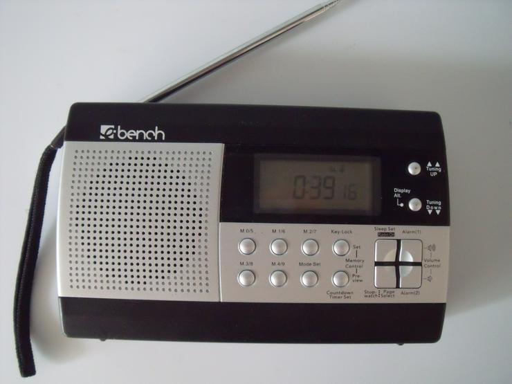 Tragbares  UKW FM AM  Radio Tisch Radio tragbar Bataree.+ Geschenk .