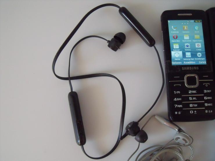 Bild 10: Gebrauchte Handys ,Samsung , 4 Stück und Kopfhören + Geschenk S K.