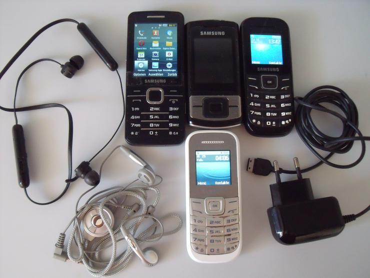 Bild 5: Gebrauchte Handys ,Samsung , 4 Stück und Kopfhören + Geschenk S K.