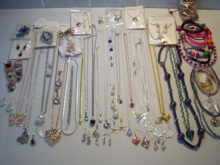 Konvolut Schmuck Silber 925, Gold 24 Kr , Ketten Ringe,Ohringe..Ca 75 Stück .