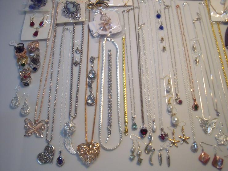 Bild 4: Konvolut Schmuck Silber 925, Gold 24 Kr , Ketten Ringe,Ohringe..Ca 75 Stück .
