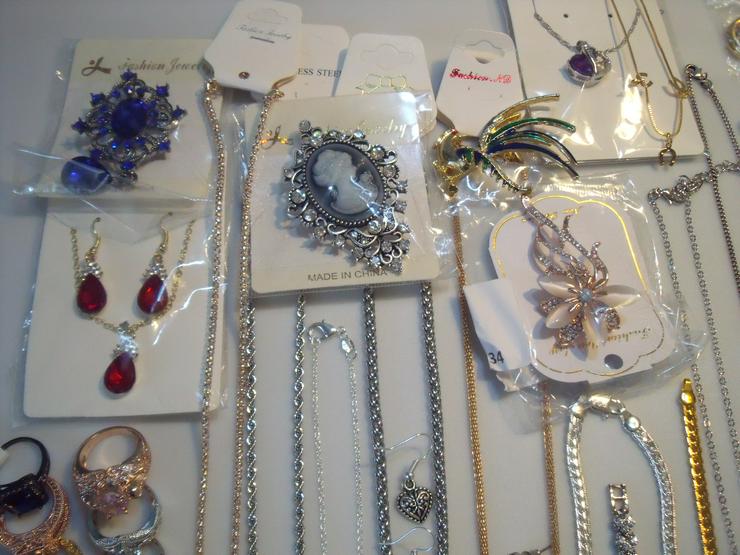 Bild 5: Konvolut Schmuck Silber 925, Gold 24 Kr , Ketten Ringe,Ohringe..Ca 75 Stück .