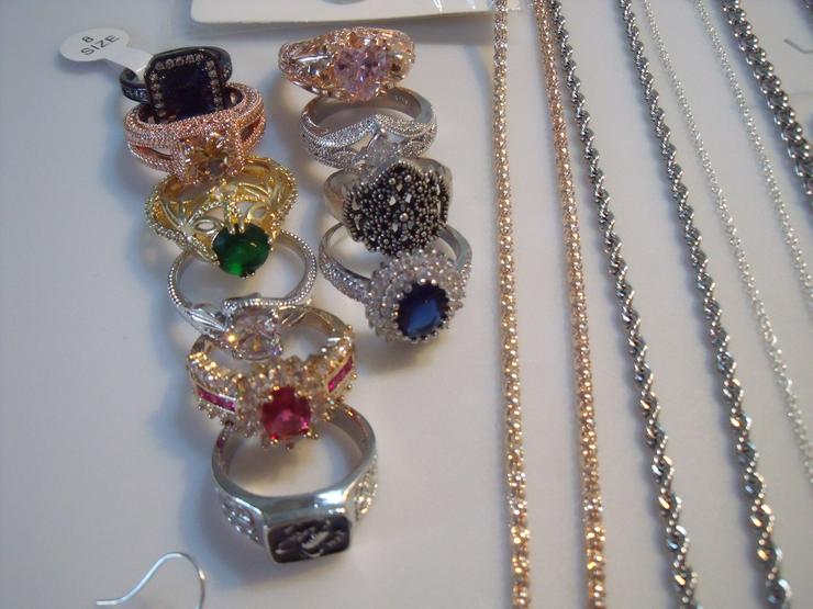 Bild 9: Konvolut Schmuck Silber 925, Gold 24 Kr , Ketten Ringe,Ohringe..Ca 75 Stück .