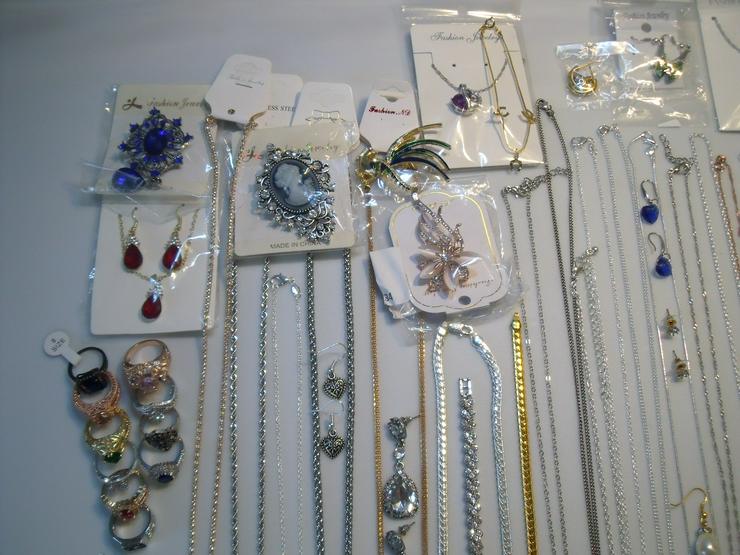 Bild 2: Konvolut Schmuck Silber 925, Gold 24 Kr , Ketten Ringe,Ohringe..Ca 75 Stück .