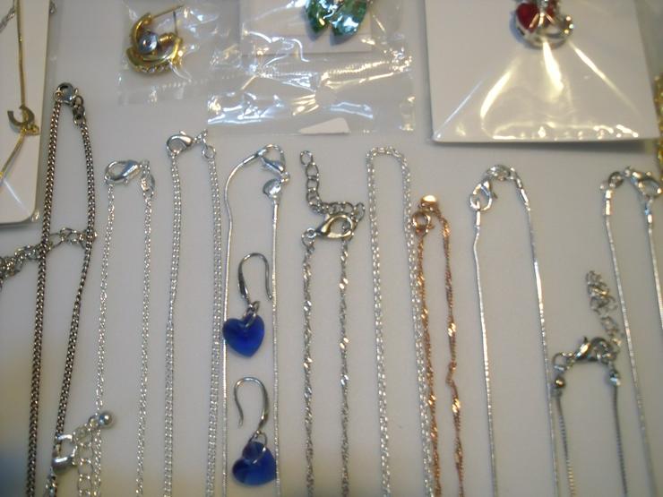Bild 8: Konvolut Schmuck Silber 925, Gold 24 Kr , Ketten Ringe,Ohringe..Ca 75 Stück .