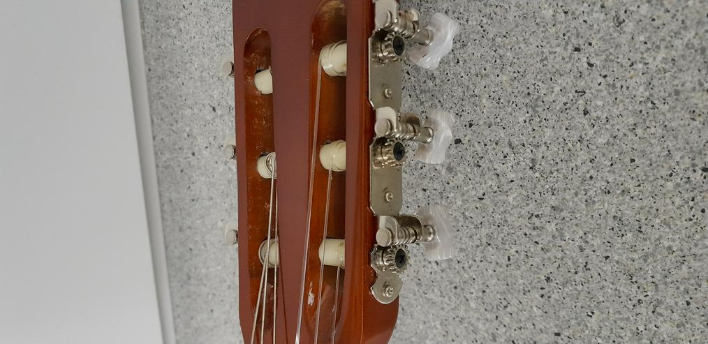 Bild 4: Neue Akustik-Gitarre mit Tragetasche und Zubehör zu verkaufen