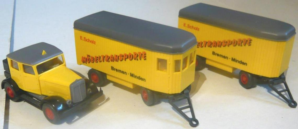 Bild 7: Wiking H0 Oldtimer MB L2500 Kofferzug Hanomag ST100 mit 2 Hänger