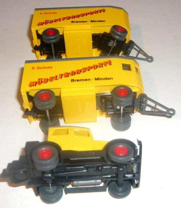 Bild 10: Wiking H0 Oldtimer MB L2500 Kofferzug Hanomag ST100 mit 2 Hänger