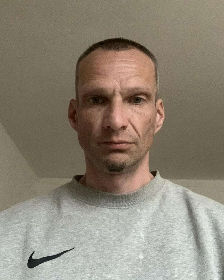 Suche Frau für lebenslange Partnerschaft