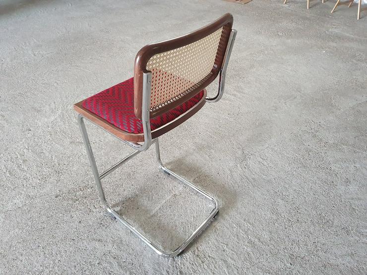 Bild 3: Klassischer Barhocker im Bauhaus-Stil