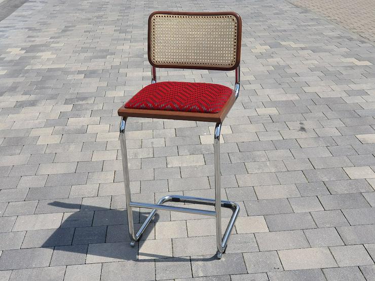 Bild 7: Klassischer Barhocker im Bauhaus-Stil