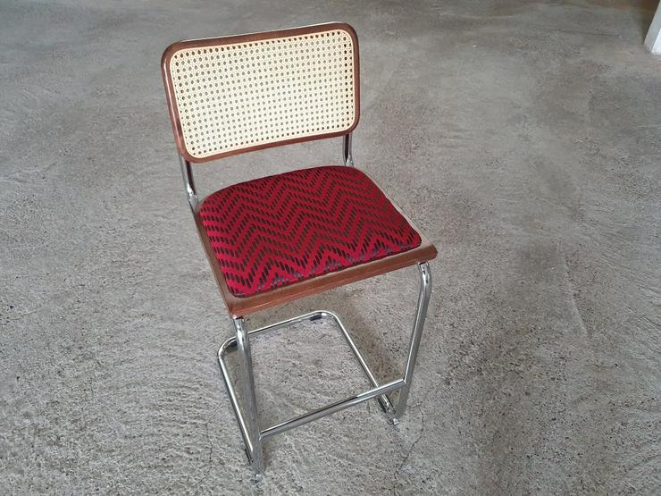 Bild 4: Klassischer Barhocker im Bauhaus-Stil
