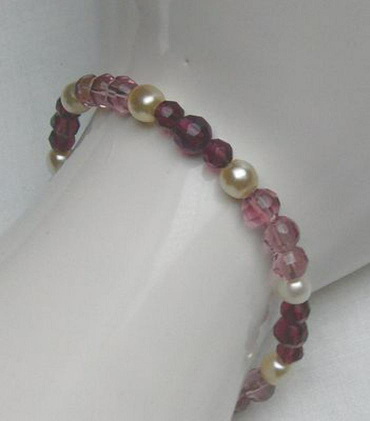 Armband, Kristallperlen in violetttönen und Perlen