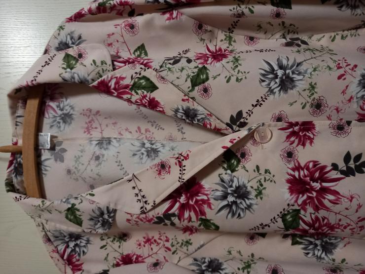 Bild 5: Eleganter Blumen-Blazer in Rosa – Größe 48 | Top Zustand | Femininer Look!