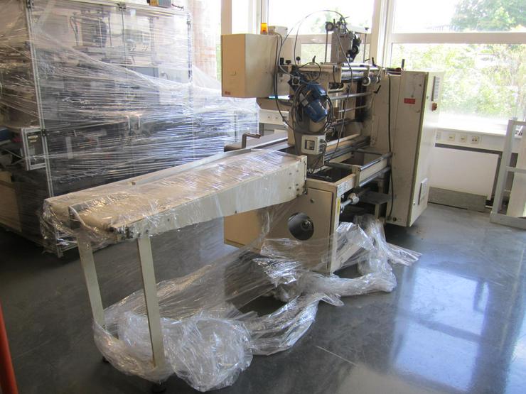 Verpackungsmaschine Folieranlage mit Schrumpftunell