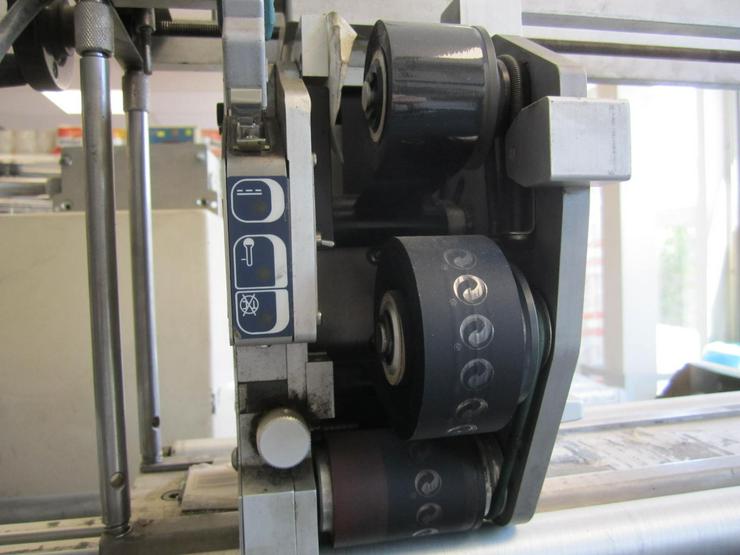 Bild 5: Verpackungsmaschine Folieranlage mit Schrumpftunell