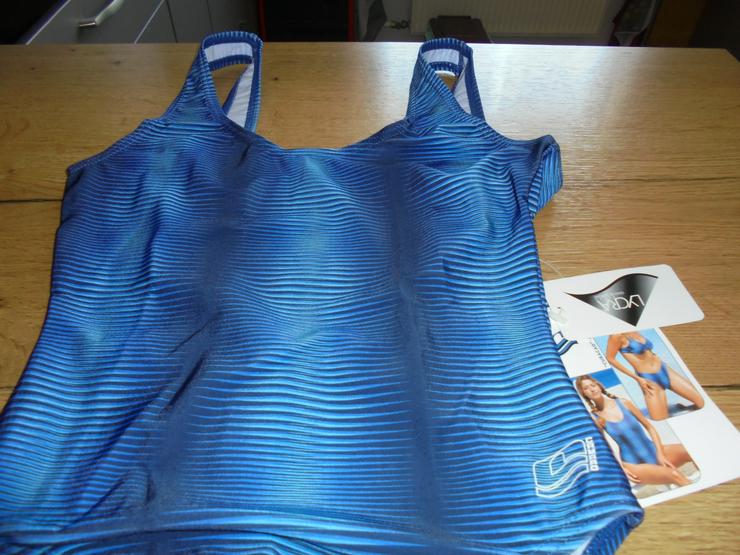 Bild 3: NEU: Damen Badeanzug blau gestreift Gr. 36 v. Camaro