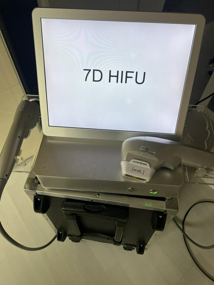Bild 2: Hifu Ultraschall gerät