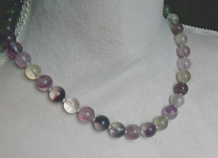 Bild 7: Edelsteincollier mit dem Fluorit