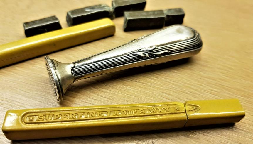 Bild 12: Siegel Stempel 1938 SILBER Initialen Prägung OH