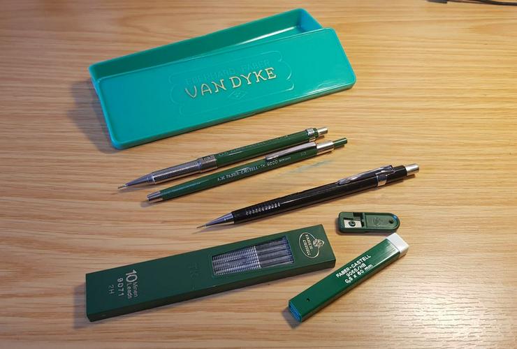 Minenbleistifte: A.W. Faber Castell 1TK 9555 B + 1TK-fine 9705 + 1pentel japan (je30€)