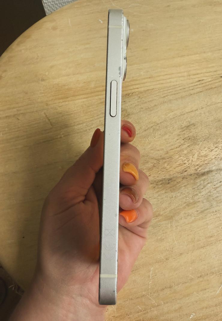 Bild 3: iPhone 14 * Farbe Weiß * Preis VB 