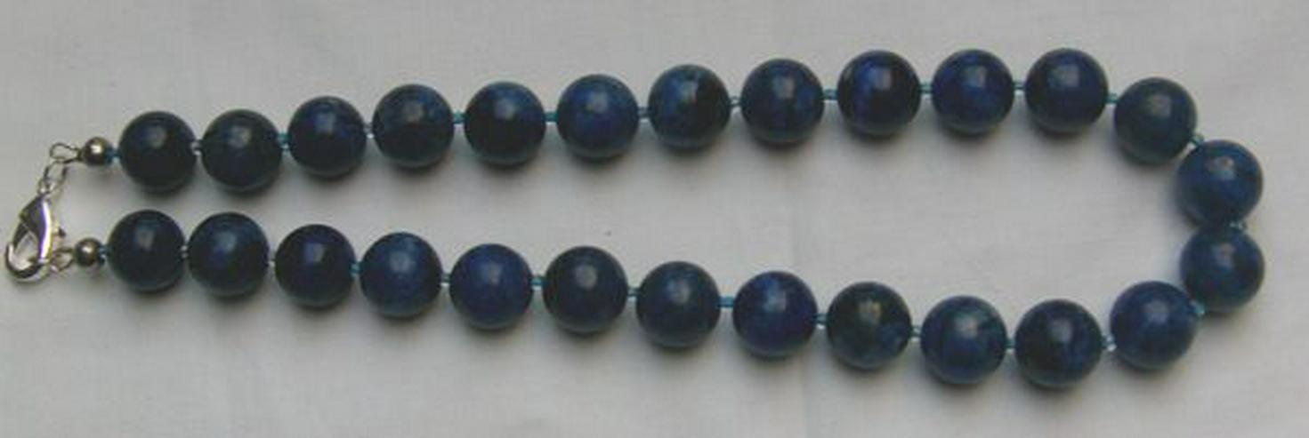 Bild 3: Edelsteinkette  mit dem Edelstein Lapislazuli