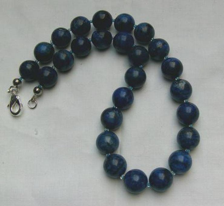 Bild 2: Edelsteinkette  mit dem Edelstein Lapislazuli