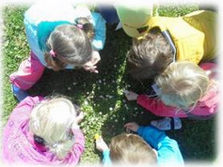 Bild 2: Erzieher und Kinderpfleger (m/w/d)