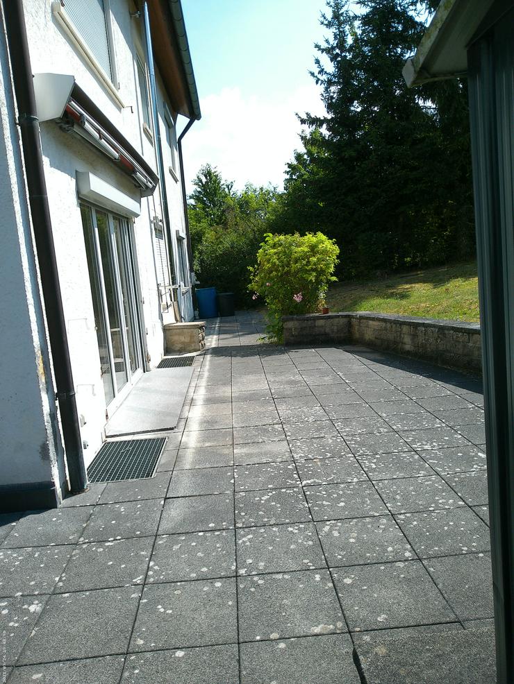 Lichtdurchflutete 3,5 Zimmer Whg. mit Terrasse und Garten