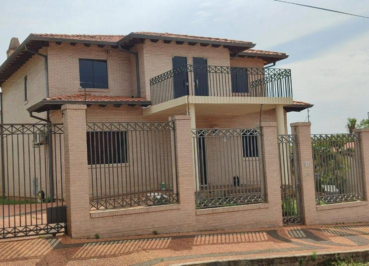Haus mit Pool in Gran-Asuncion / Paraguay - Sonstige Ferienhäuser - Bild 1