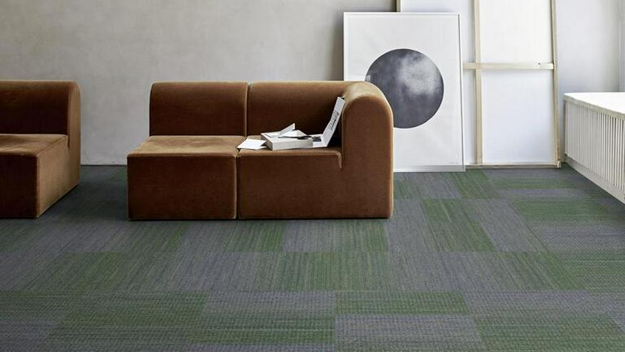 Bild 2: Postenangebot: 52 m² grün-graue Teppichfliesen von Interface