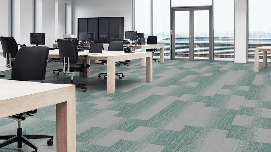 Bild 15: Postenangebot: 52 m² grün-graue Teppichfliesen von Interface