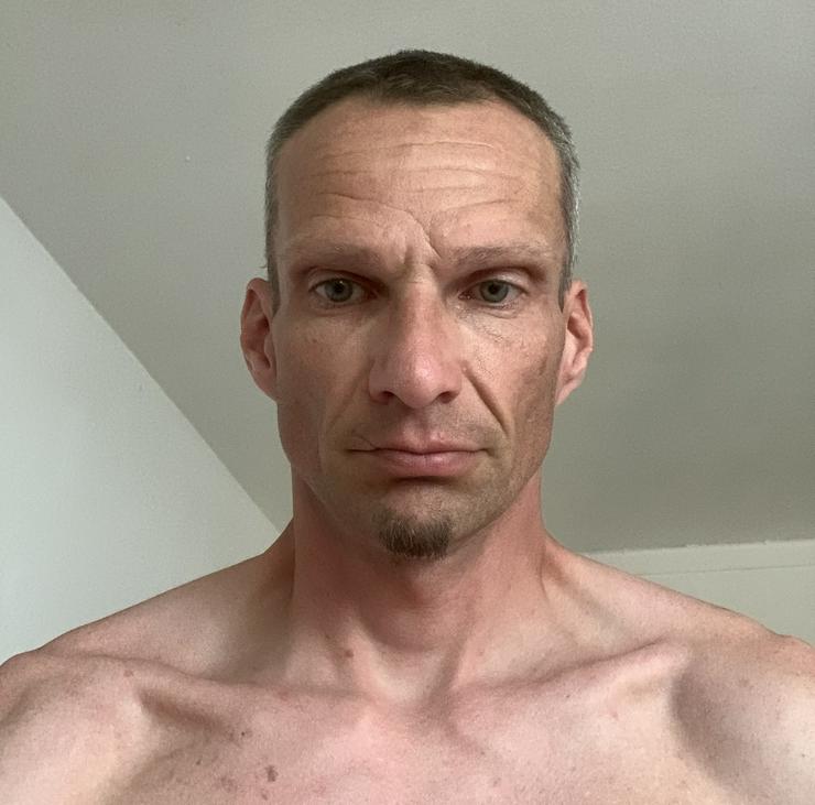 Suche Partnerin fürs Leben, ohne HIV und Hund