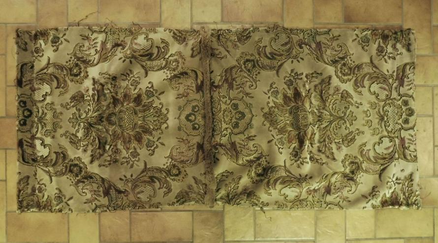 Diverse gebrauchte Velour Polsterbezugstücke