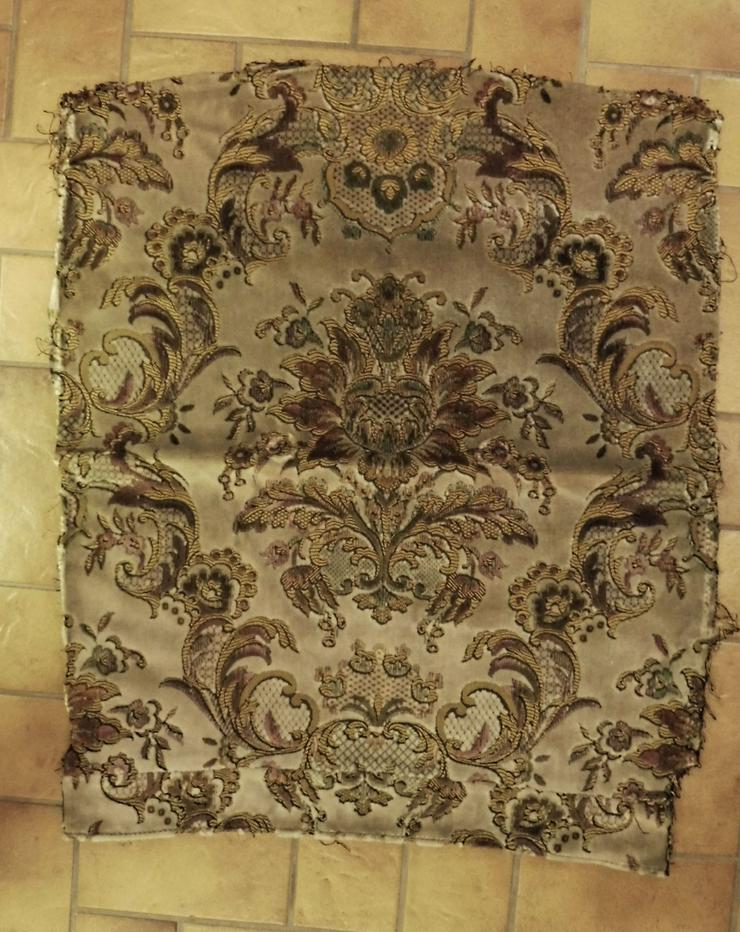 Bild 7: Diverse gebrauchte Velour Polsterbezugstücke