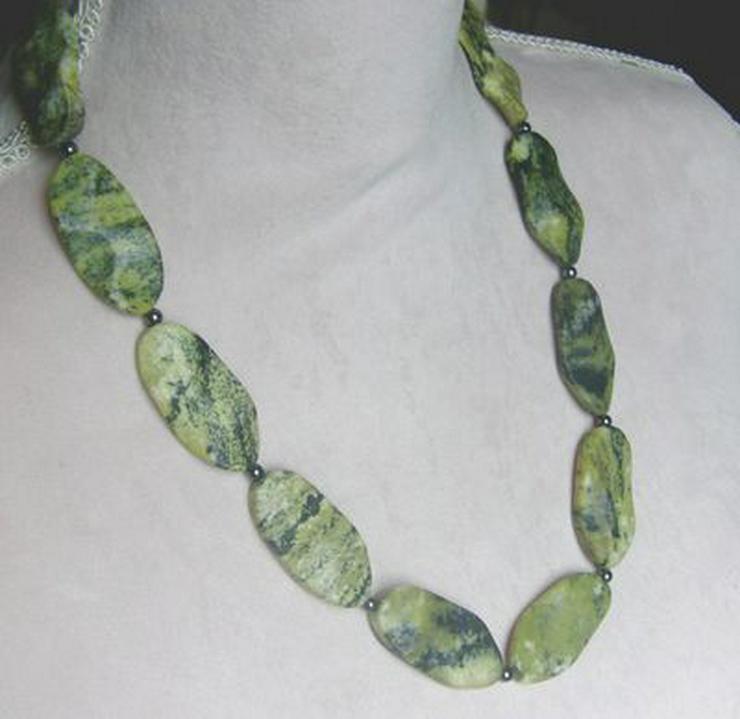 Bild 3: Longkette mit einen Türkis und Hämatitperlen