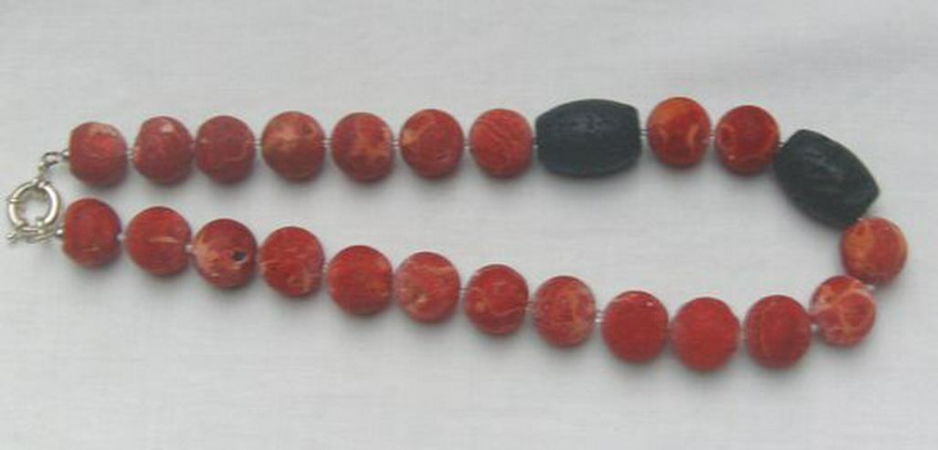 Bild 2: Edelsteinkette , Schaumkoralle mit Lava Einlagen
