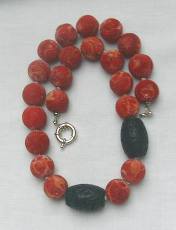 Bild 4: Edelsteinkette , Schaumkoralle mit Lava Einlagen