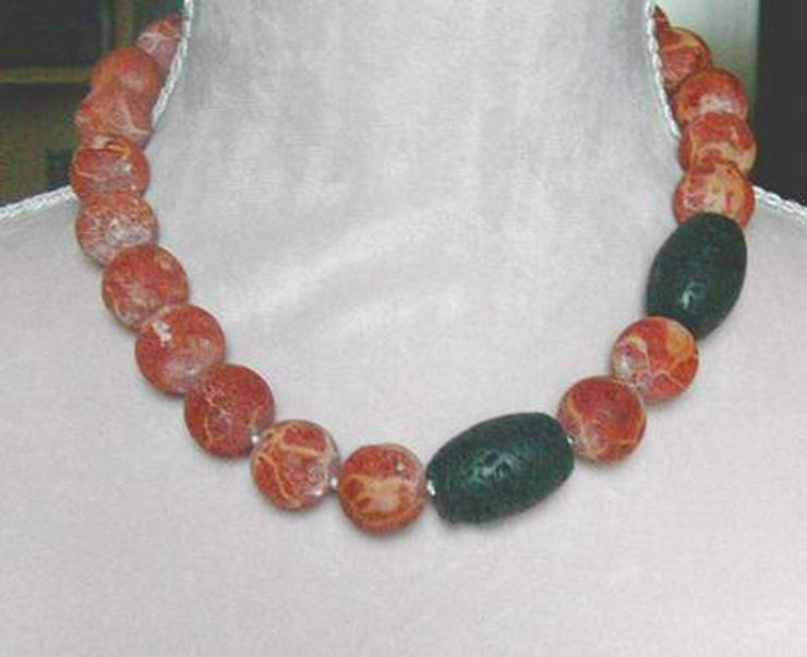 Bild 6: Edelsteinkette , Schaumkoralle mit Lava Einlagen