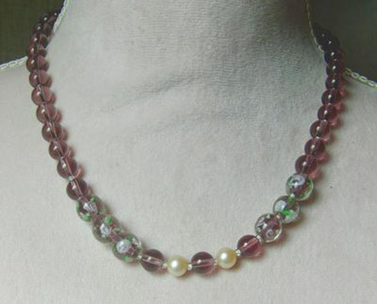 Bild 6: attraktive Glasperlenkette
